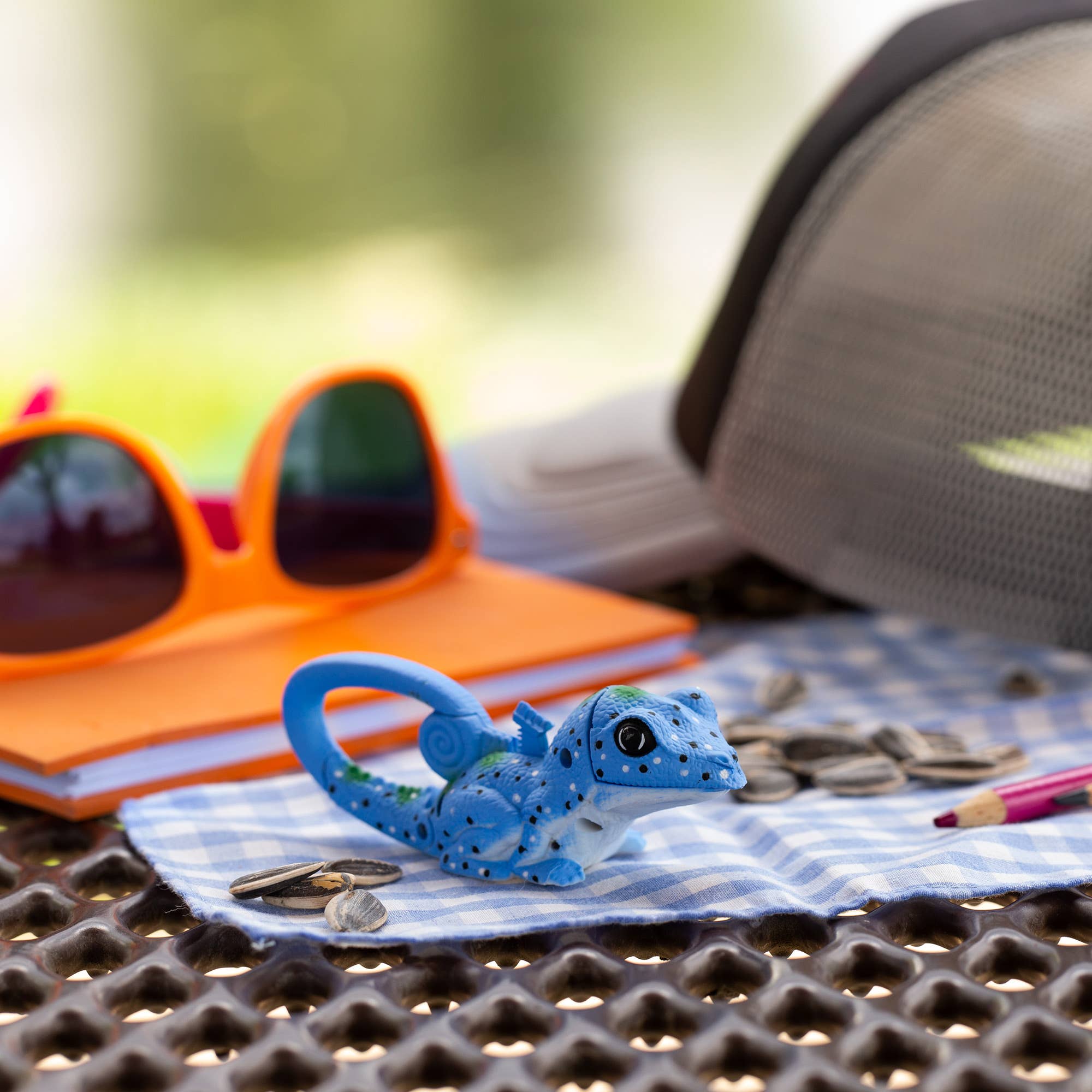 LifeLight Animal Carabiner Flashlight - Blue Lizard