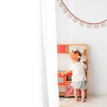 Reversible Crown with Pompoms-Sand