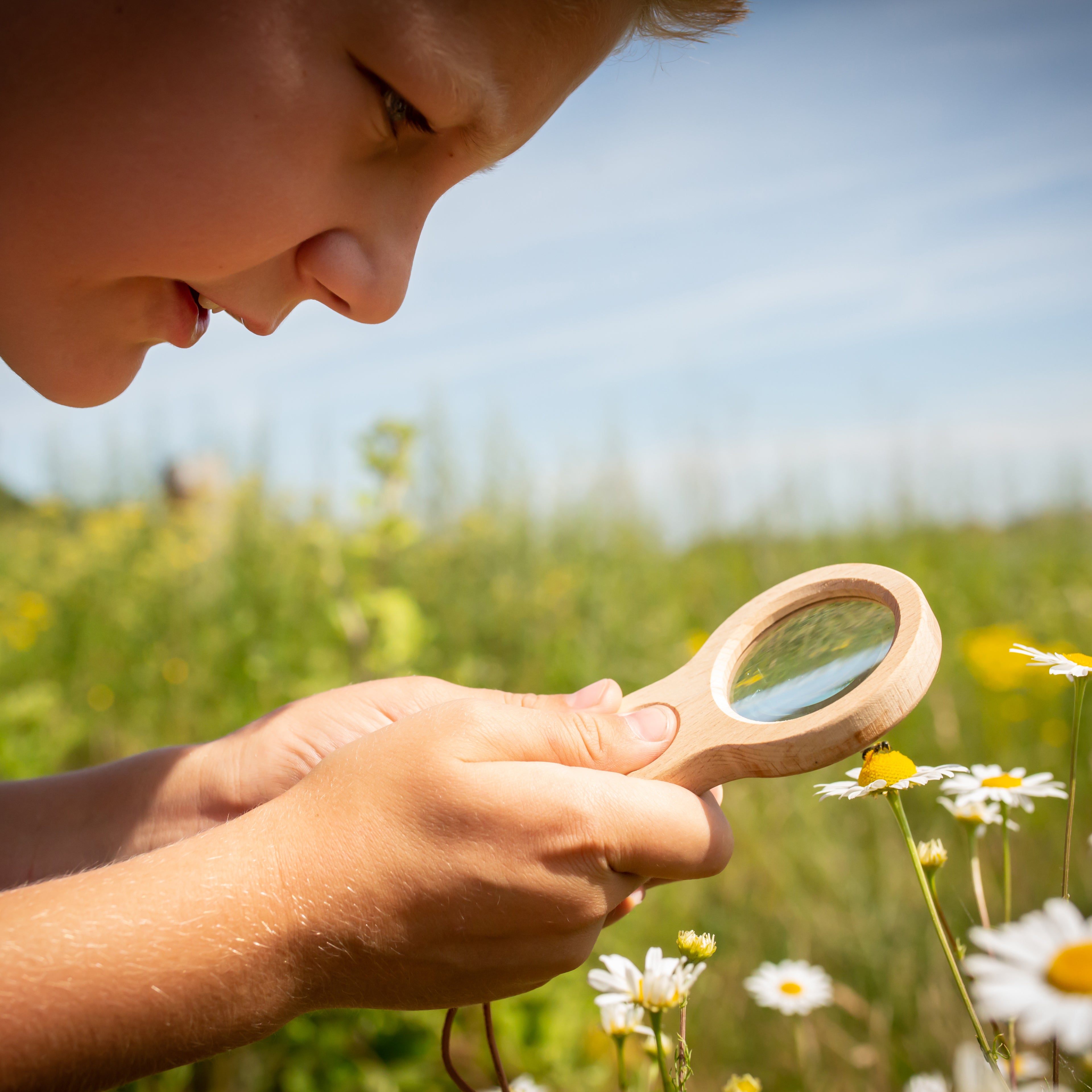 Huckleberry Dual Magnifier | 2-in-1 Magnifying Glass for Nature Exploration