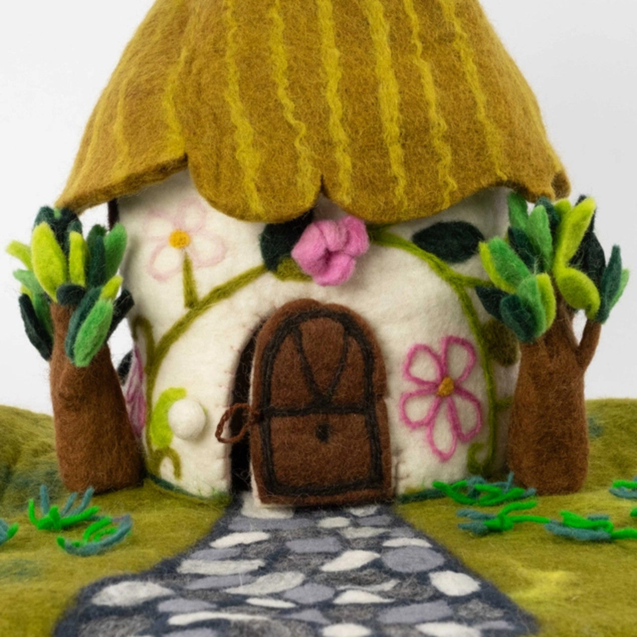 Country Felt Cottage Fairy Playhouse - For Finger Puppets